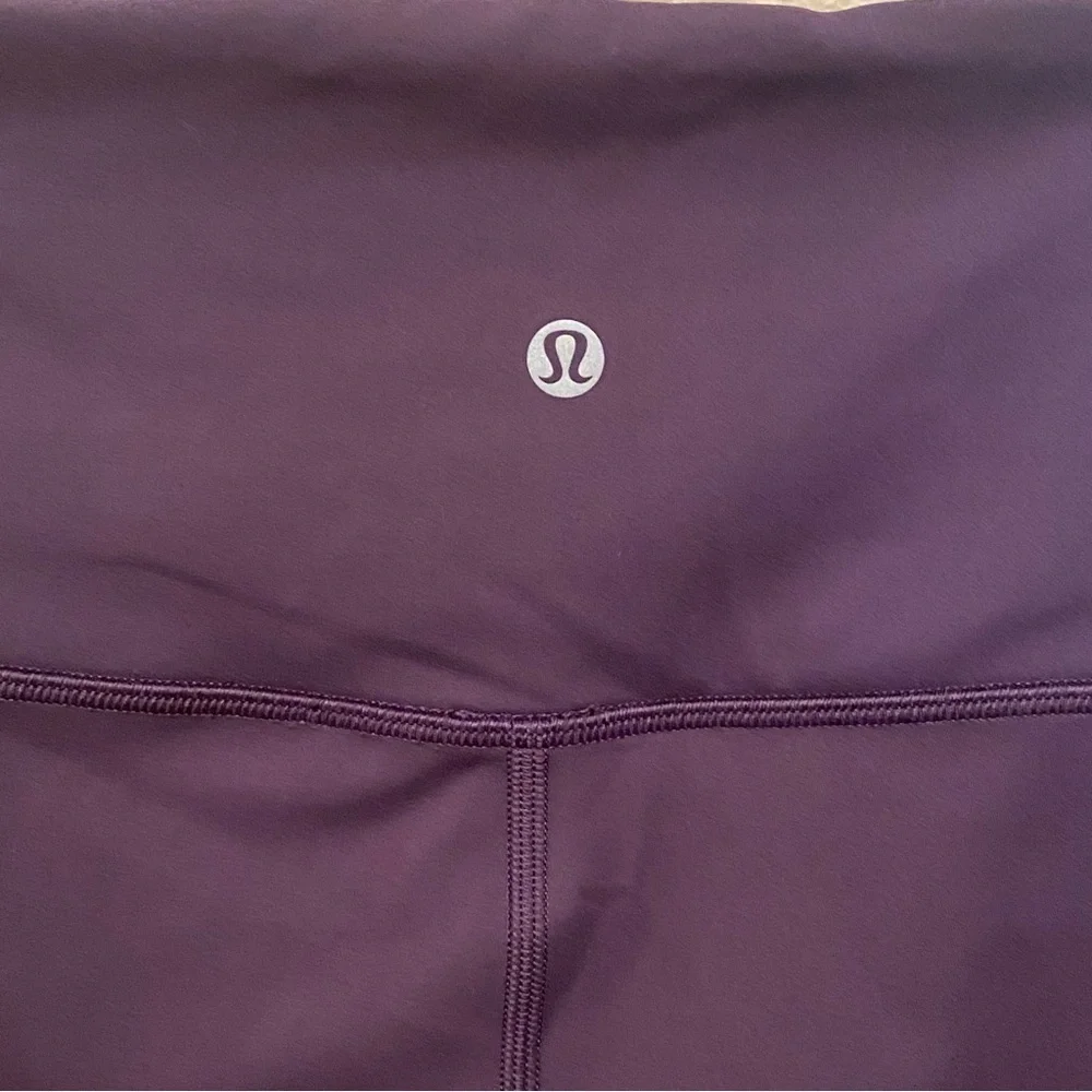 LULULEMON Women Purple Athletic Cropped Pants Leggings Size 4